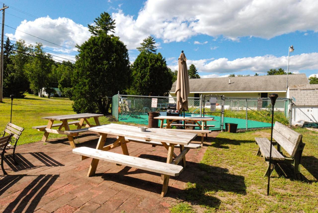 Maple Leaf Lodge Schroon Lake ภายนอก รูปภาพ
